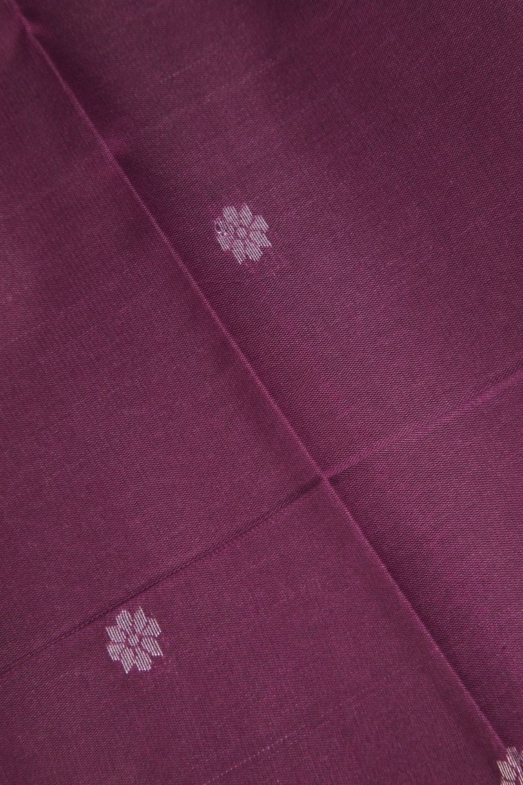 Lavender Purple Visiri Madippu Silk Sarees with Silver Zari Floral Patterns view 3