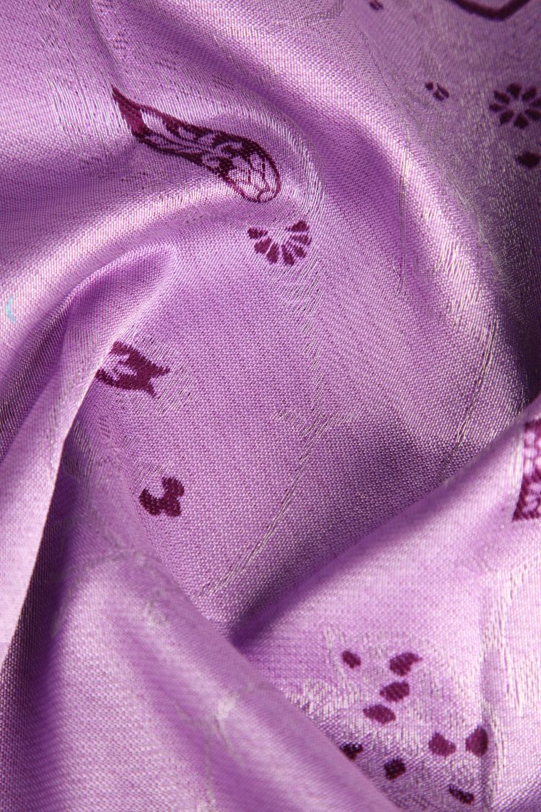 Lavender Purple Visiri Madippu Silk Sarees with Silver Zari Floral Patterns view 4