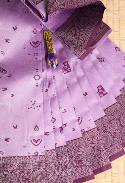 Lavender Purple Visiri Madippu Silk Sarees with Silver Zari Floral Patterns