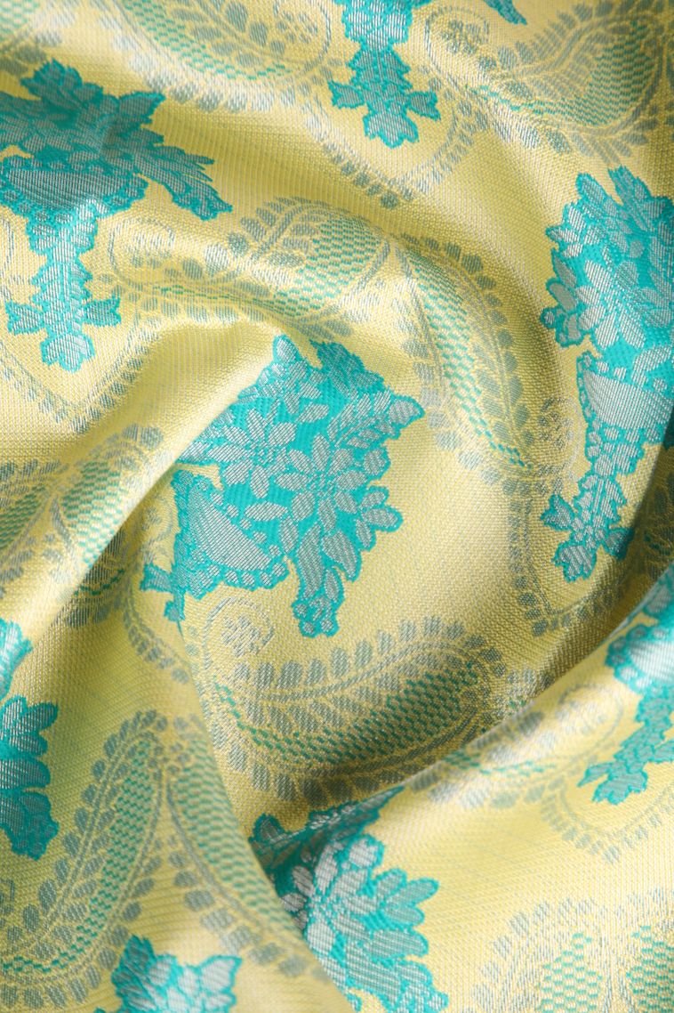 Shortbread Yellow Visiri Madippu Silk Sarees with Silver Zari Floral Patterns view 4