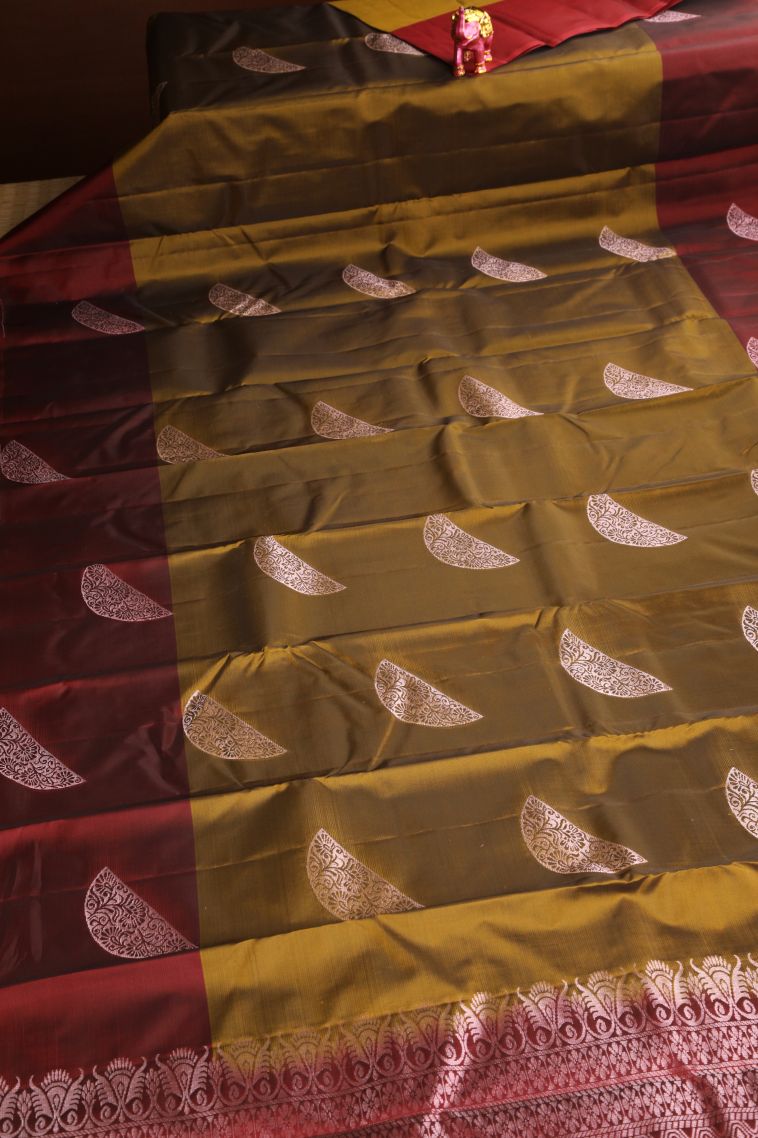 Rich Gold Soft Silk Saree Copper Zari with Floral Puttas view 2