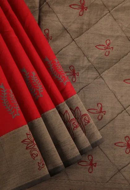 Rose Red Poly Cotton Sarees Without Zari With Floral Puttas