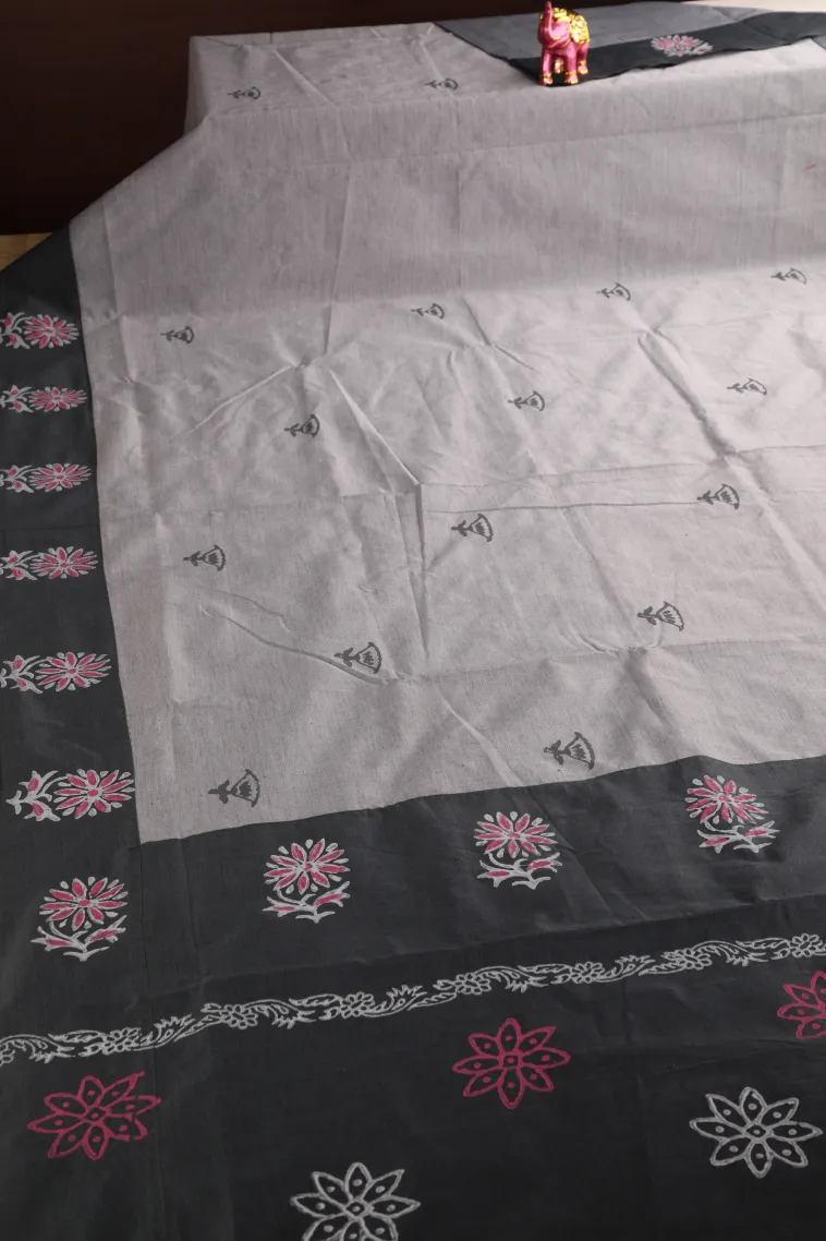 Gray Black Poly Cotton Sarees Without Zari With Floral Puttas view 2