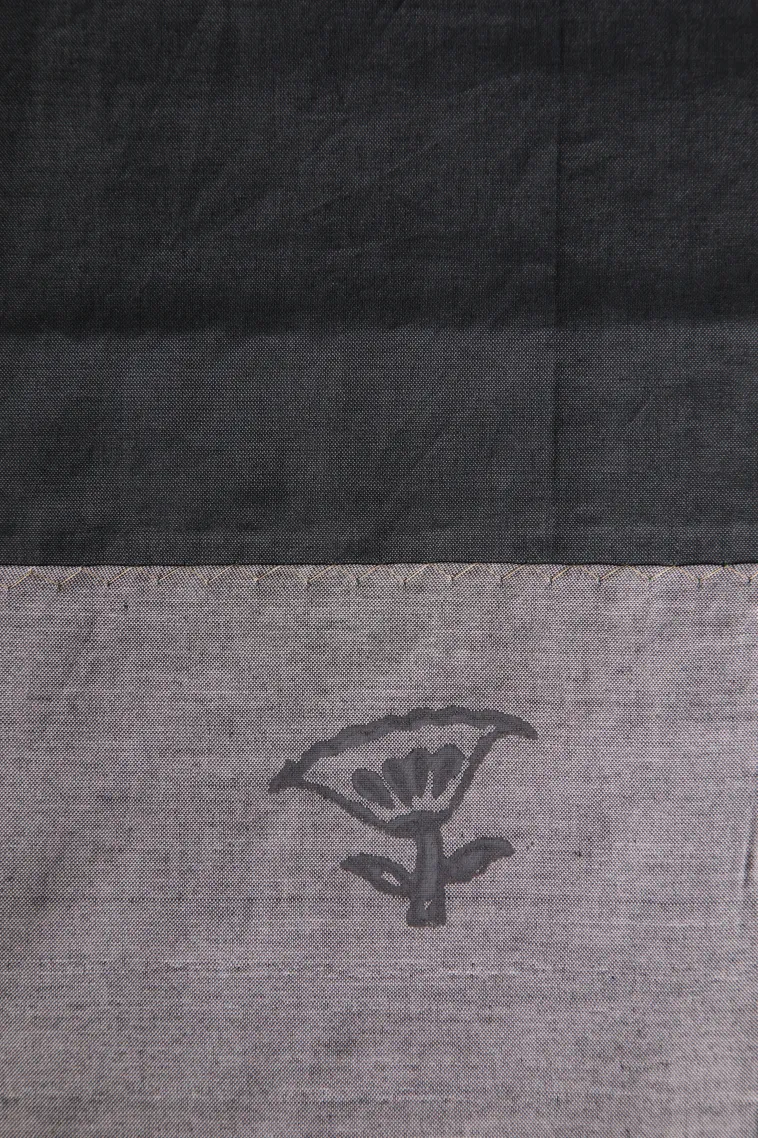 Gray Black Poly Cotton Sarees Without Zari With Floral Puttas view 3