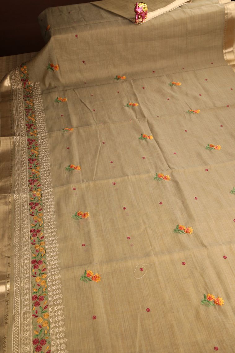 Hazelnut Yellow Chanderi Cotton Sarees Gold Zari with Floral Puttas Embroidary view 2