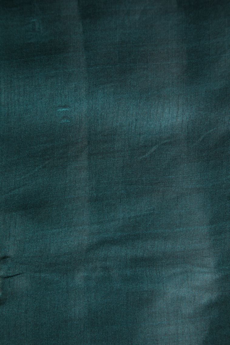 Jungle Black Raw Silk Sarees Without Zari with Floral Puttas Embroidary view 3
