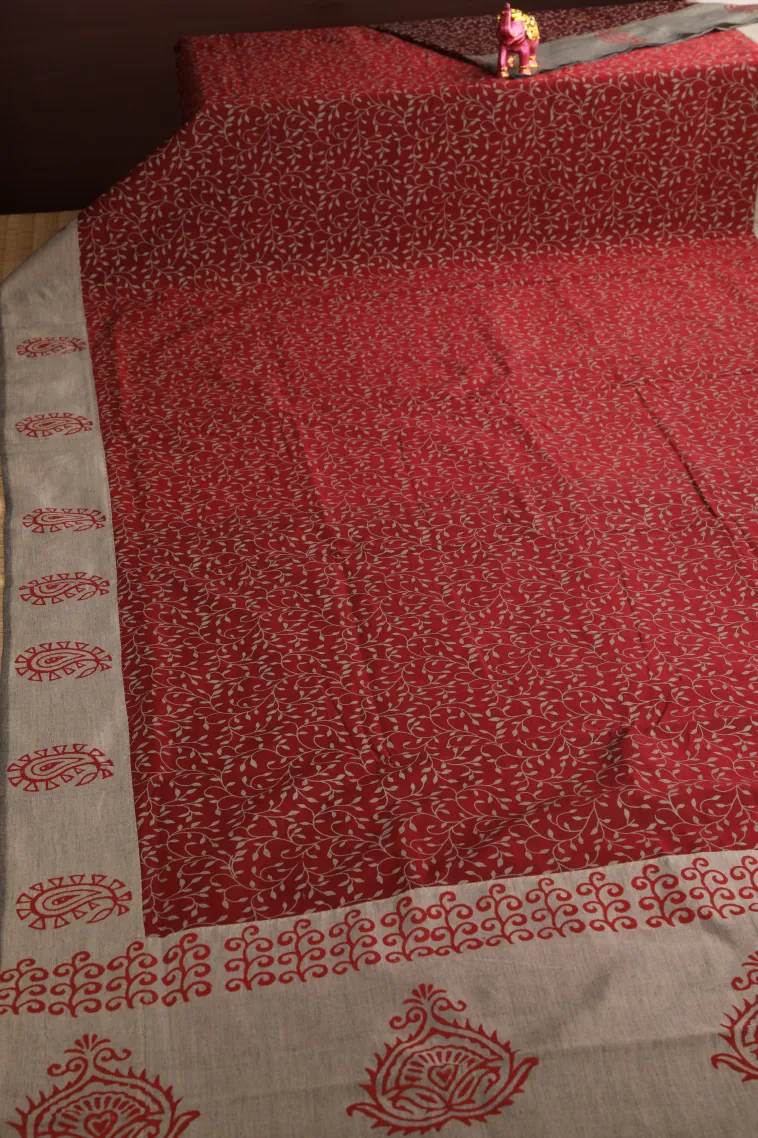 Berry Red Poly Cotton Sarees Without Zari With Floral Patterns view 2