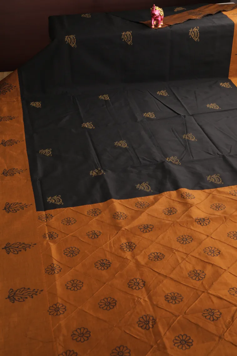 Asphalt Black Poly Cotton Sarees Without Zari With Floral Puttas view 2