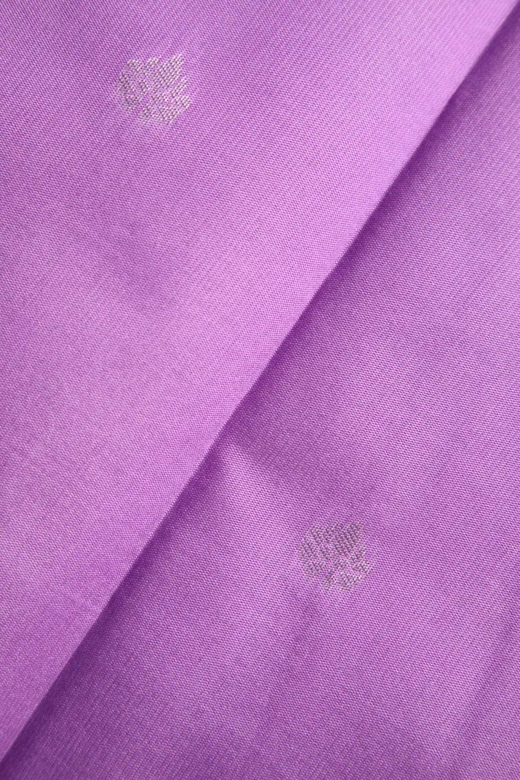 Cream White Visiri Madippu Silk Sarees with Silver Zari Floral Patterns view 3