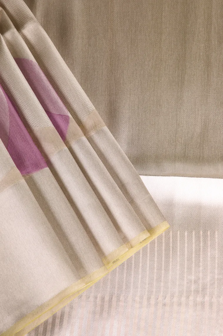 Chiffon White Jute Sarees with Silver Zari Geometric Shapes