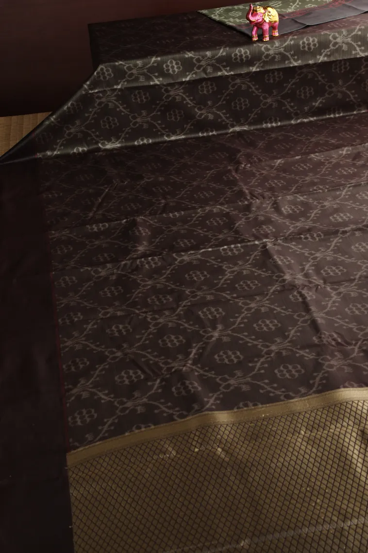 Bottle Green Soft Silk Sarees Without Zari With Floral Patterns view 2