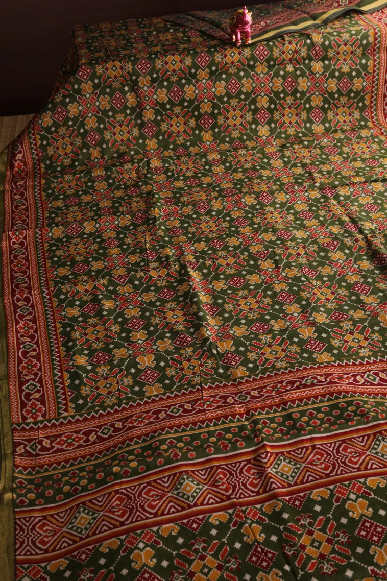 Seaweed Green Chanderi Cotton Sarees Without Zari With Floral Patterns view 2