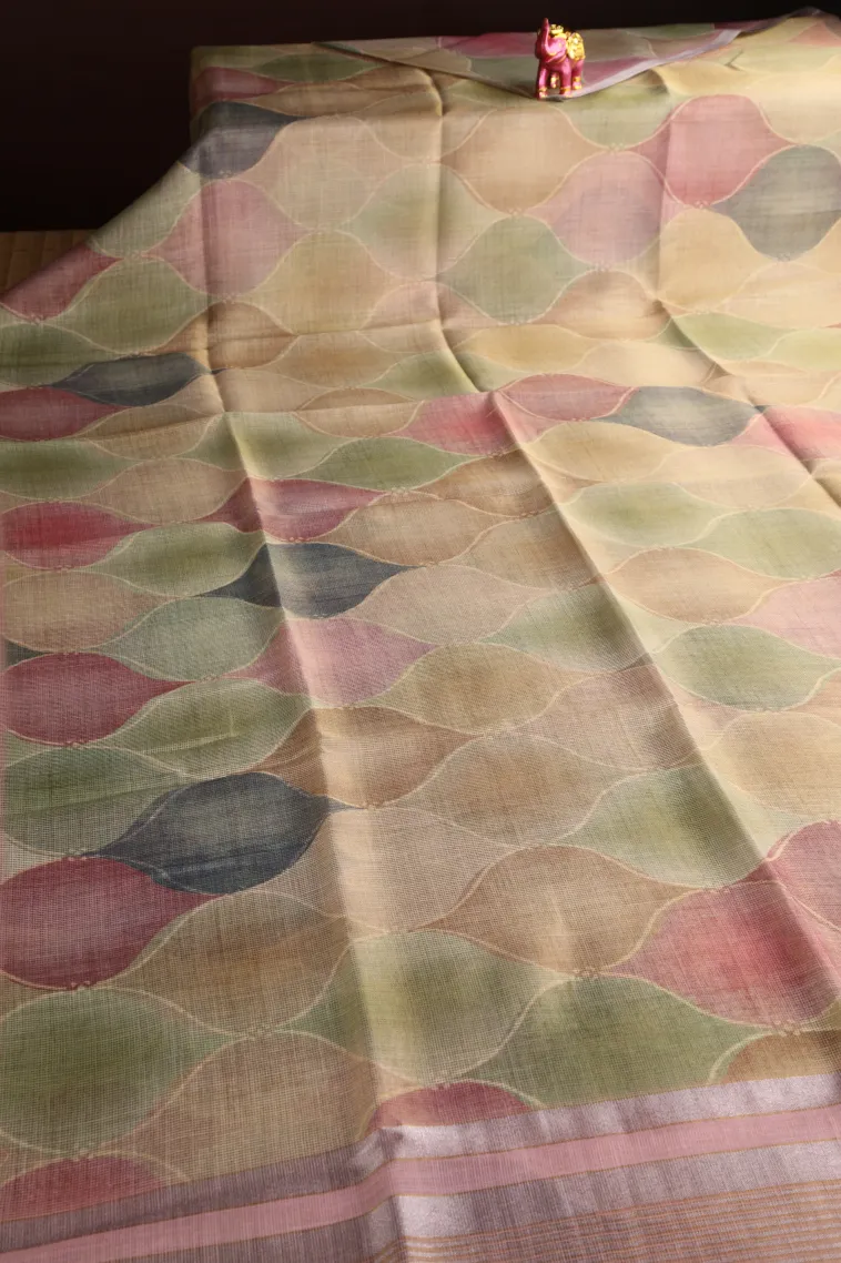 Crepe Pink Linen Saree Without Zari With Geometric Shapes view 2
