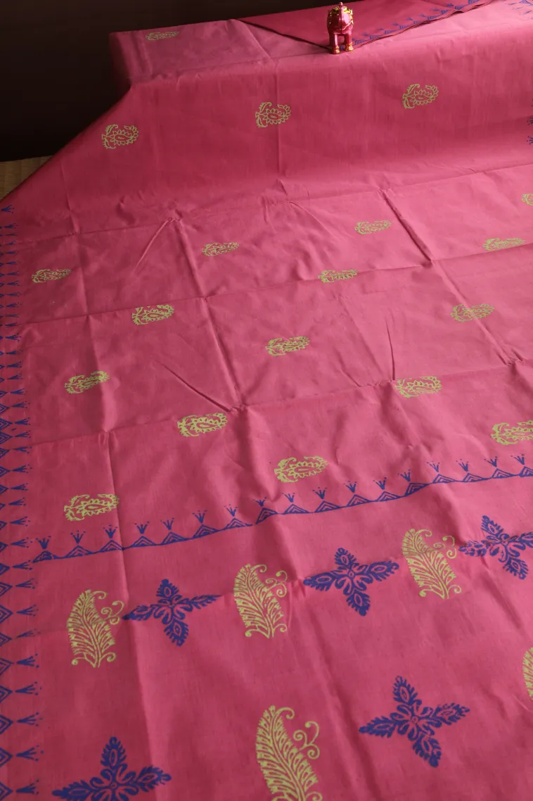 Bubblegum Pink Poly Cotton Sarees Without Zari With Floral Puttas view 2