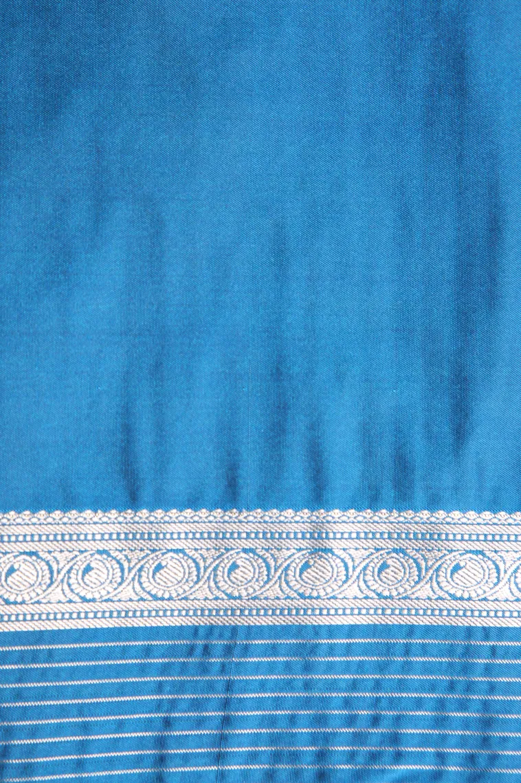 Gold Apoorva Silk Sarees with Silver Zari Checks And Puttas view 3