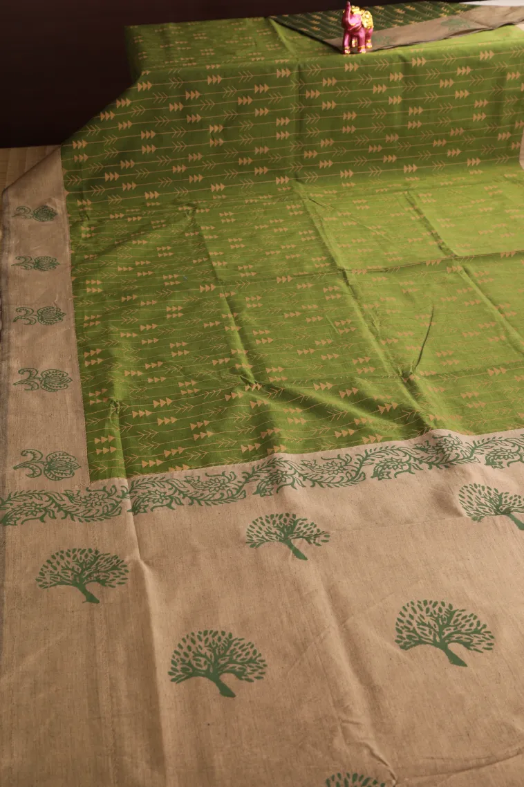 Pickle Green Poly Cotton Sarees Without Zari With Geometric Shapes view 2