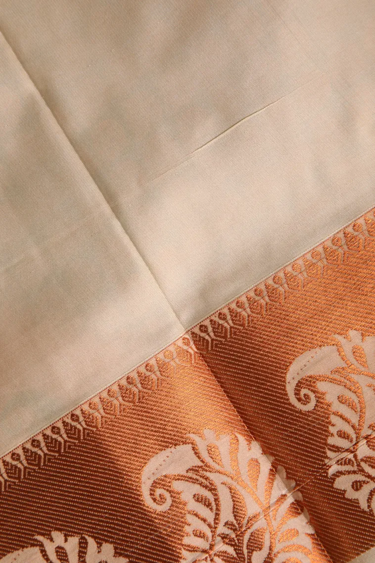 Pear Green Visiri Madippu Silk Sarees with Copper Zari Floral Patterns view 3