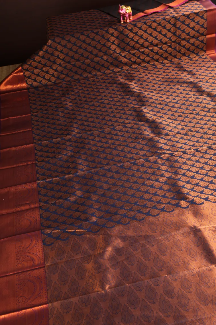 Berry Blue Visiri Madippu Silk Sarees with Copper Zari Floral Patterns view 2