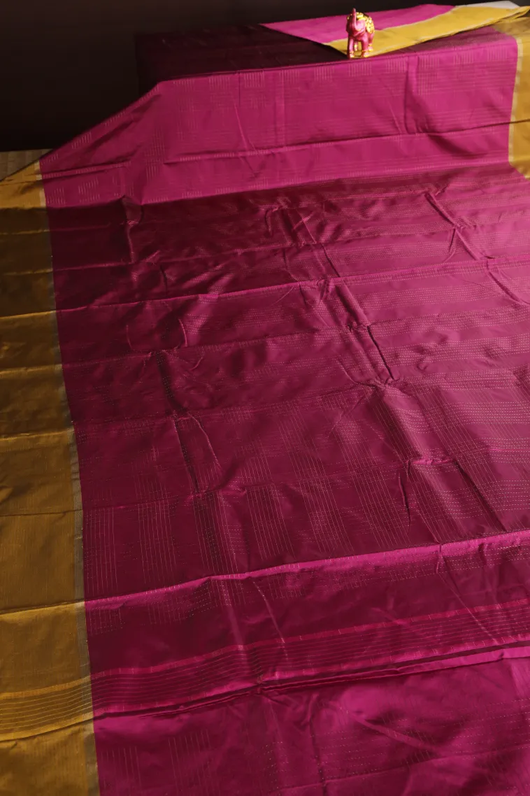 Magenta Purple Arani Silk Sarees with Gold Zari Small Checks Pattern view 2