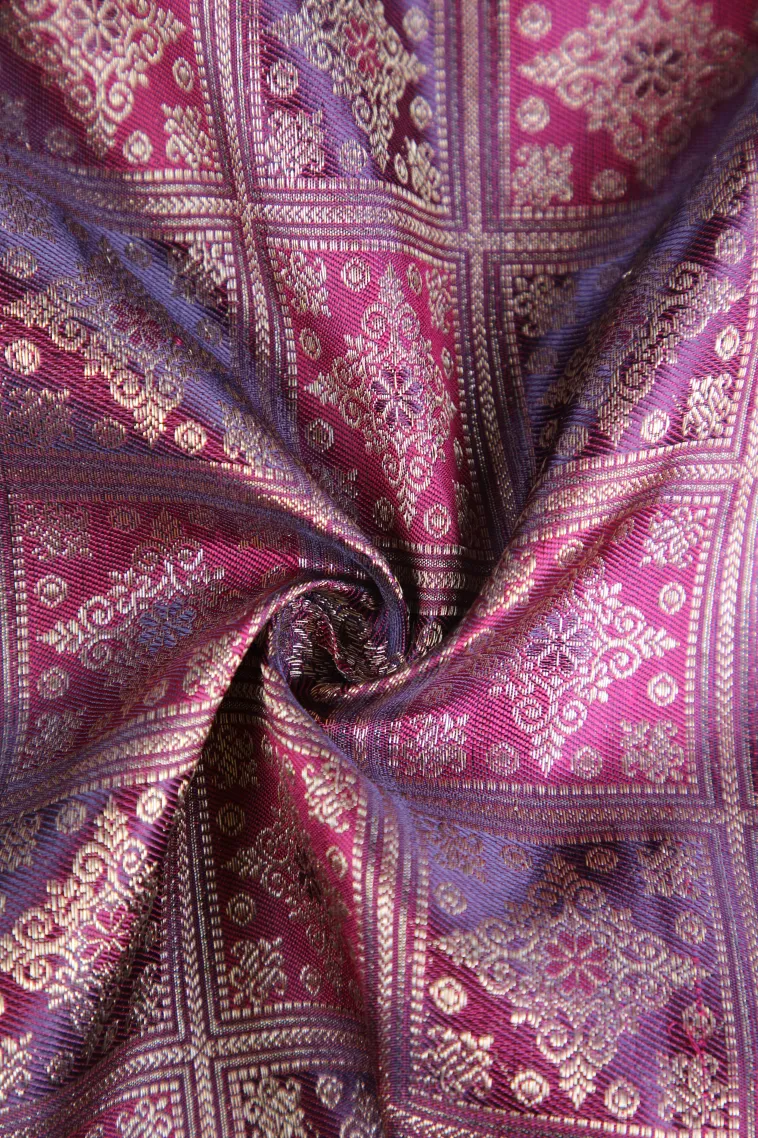 Plum Purple Kanchipuram Silk Sarees with Gold Zari Floral Patterns view 4