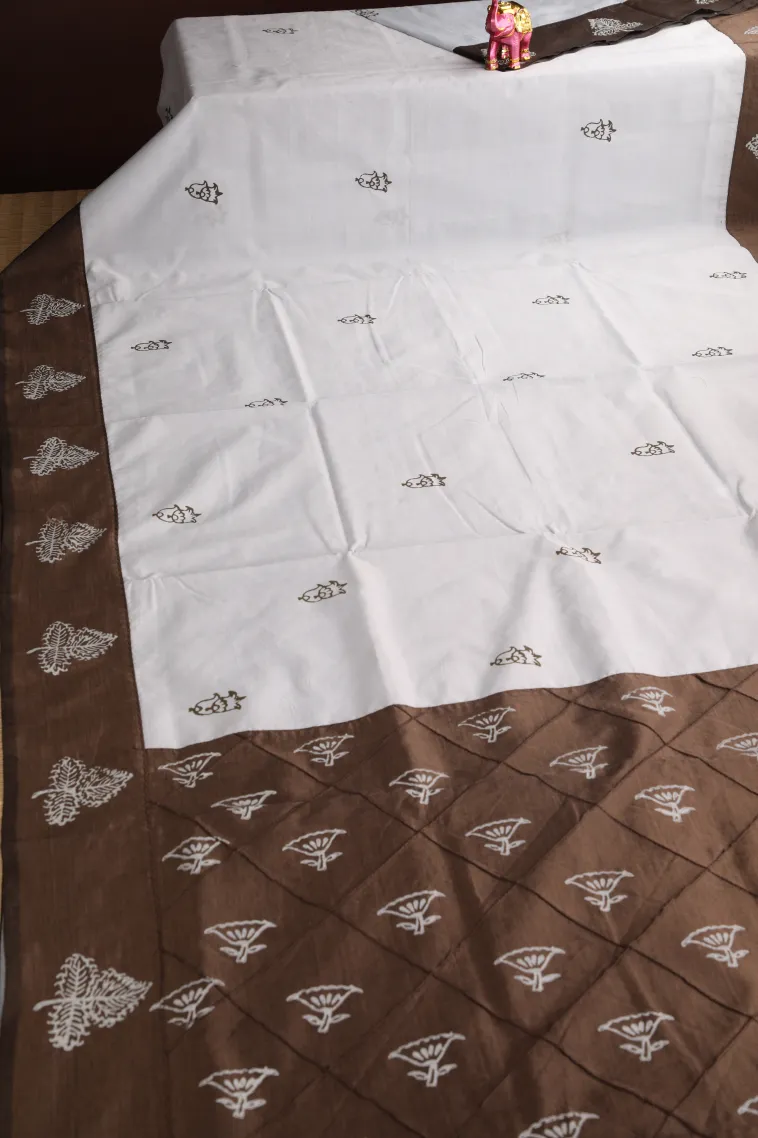 Cotton White Poly Cotton Sarees Without Zari With Floral Puttas view 2