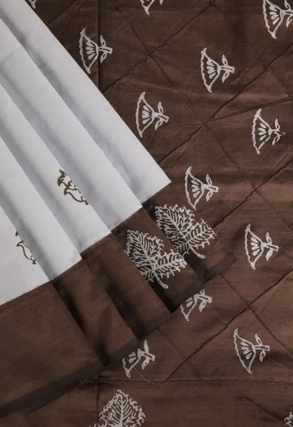 Cotton White Poly Cotton Sarees Without Zari With Floral Puttas