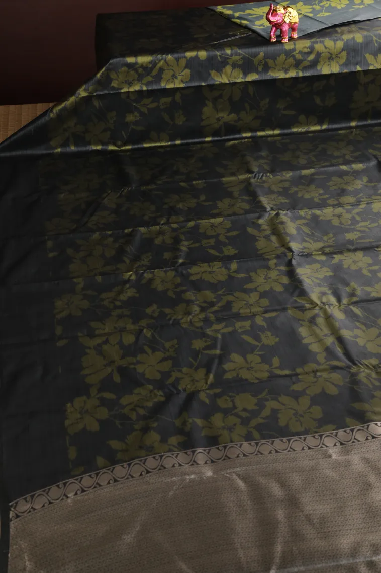 Bottle Green Soft Silk Sarees Without Zari With Floral Patterns view 2