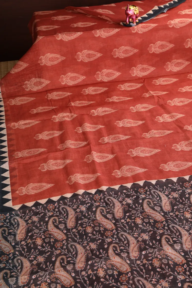 Apple Red Linen Saree Without Zari With Flower Mottif view 2