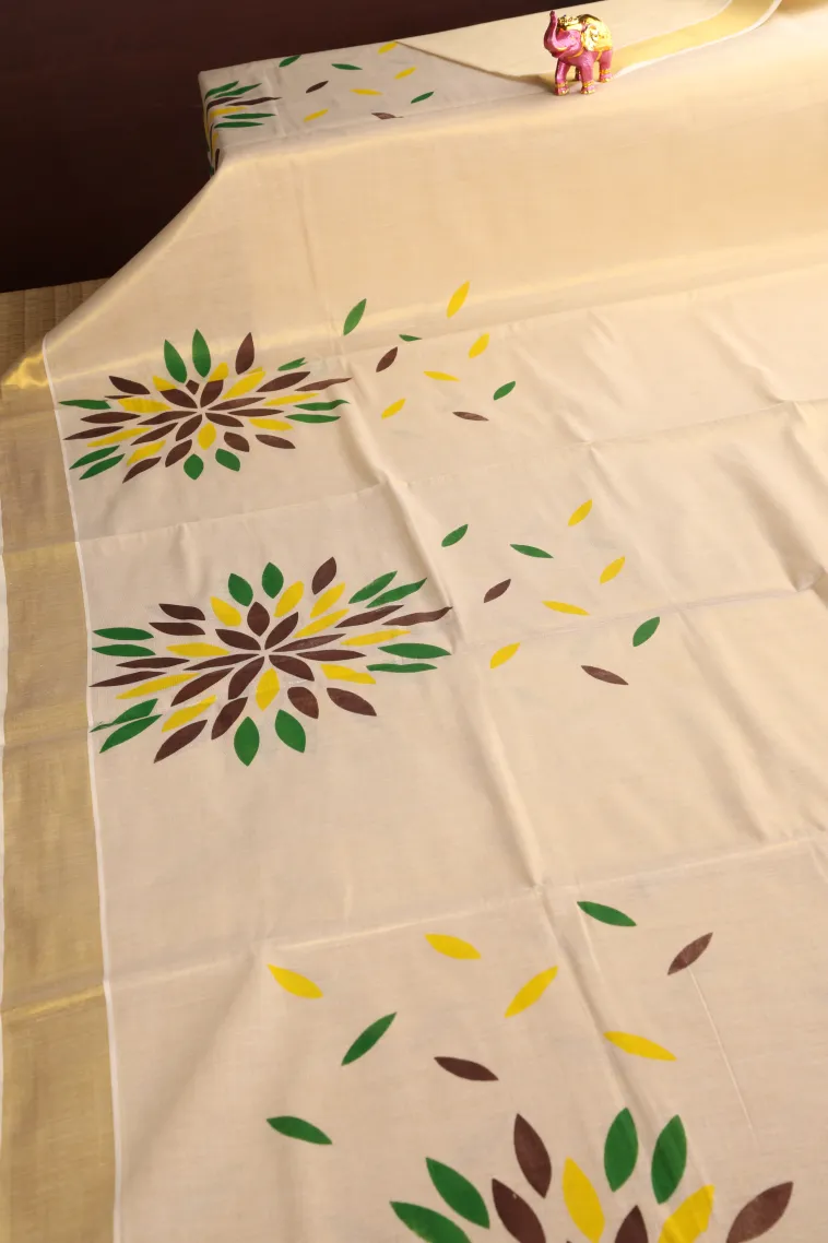 Cream White Kasavu Sarees with Gold Zari Flower Mottif view 2
