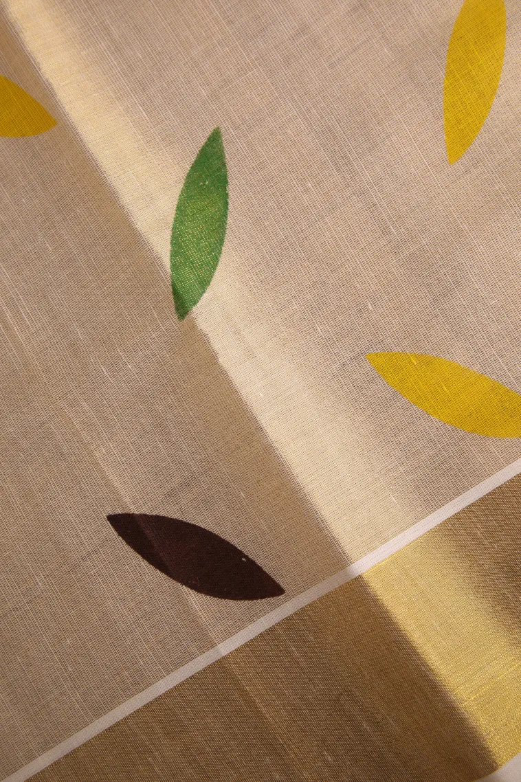 Cream White Kasavu Sarees with Gold Zari Flower Mottif view 3