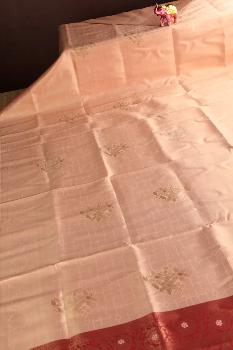 Peach Pink Apoorva Silk Sarees with Bronze Zari Geometric Shapes view 2