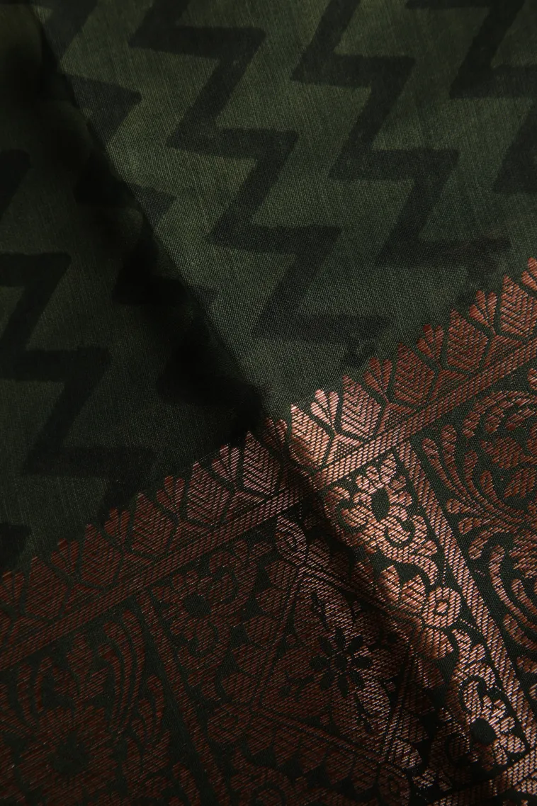 Paris Green Chanderi Cotton Sarees with Copper Zari Geometric Shapes view 3