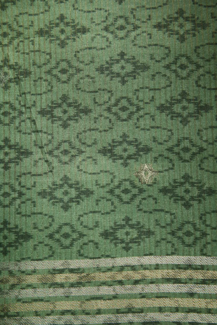 Shamrock Green Tussar Saree Without Zari With Floral Patterns view 3