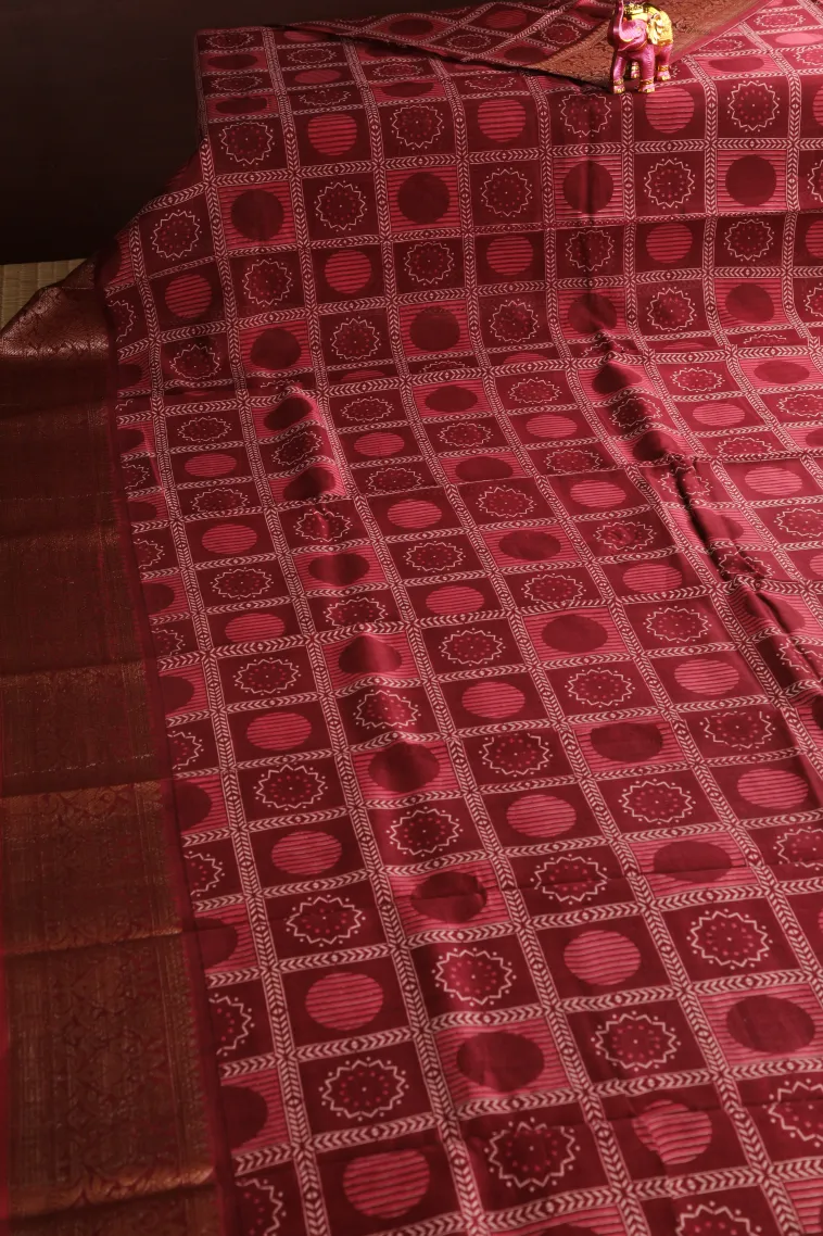 Berry Red Chanderi Cotton Sarees with Copper Zari Geometric Shapes view 2