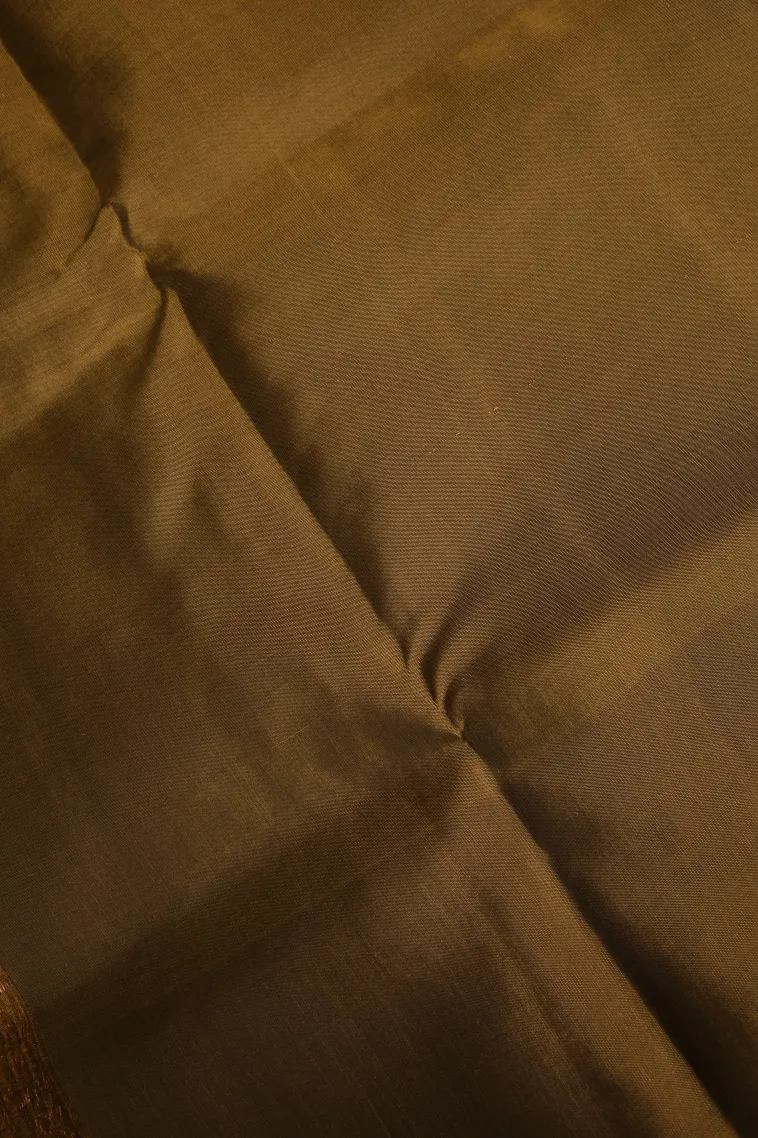 Paris Green Soft Silk Saree with Gold Zari Kodi Pattern view 3