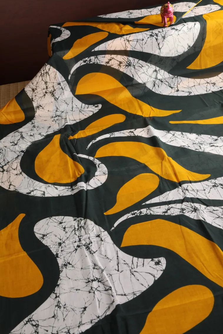 Bottle Green Mul Mul Cotton Without Zari With Floral Patterns view 2