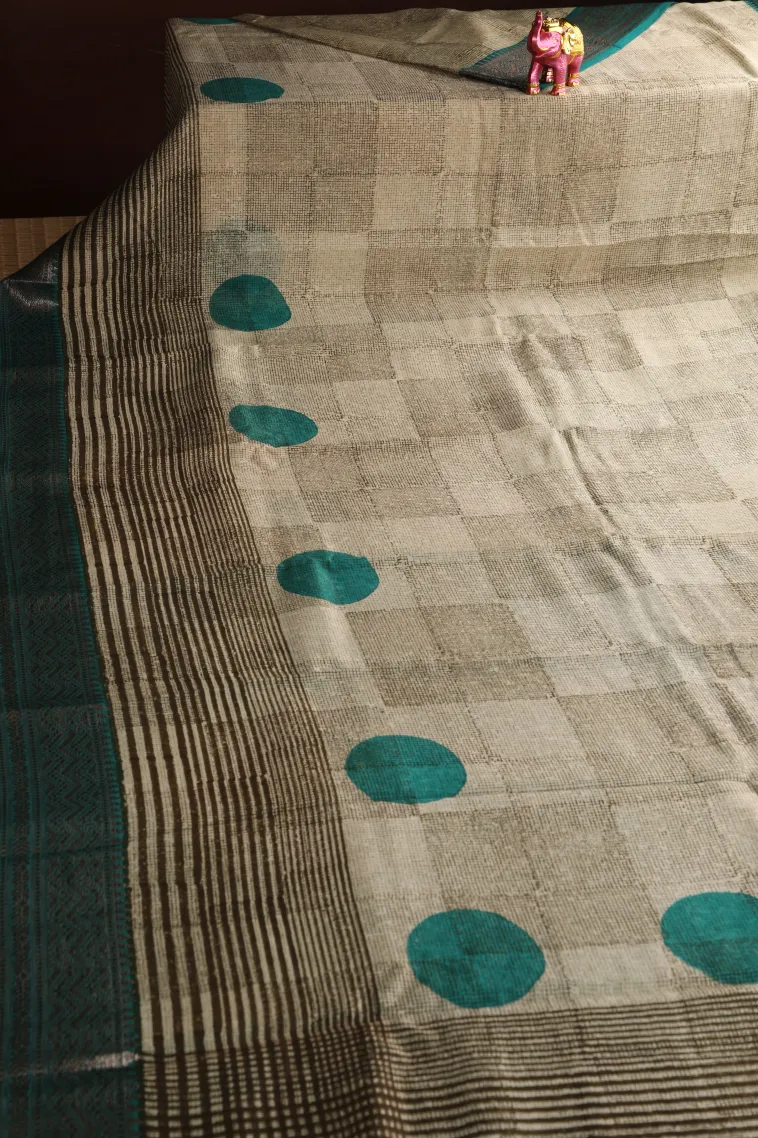 Oyster Yellow Chanderi Cotton Sarees with Copper Zari Geometric Shapes view 2