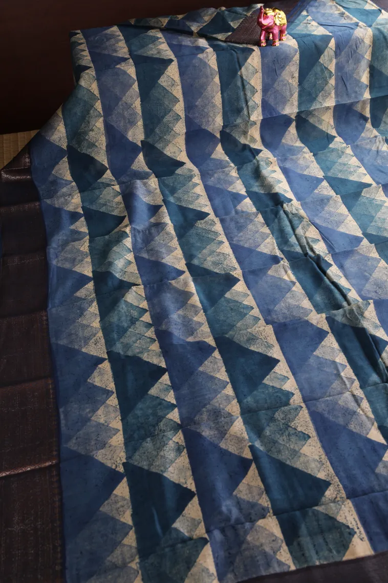 Azure Blue Chanderi Cotton Sarees with Copper Zari Geometric Shapes view 2