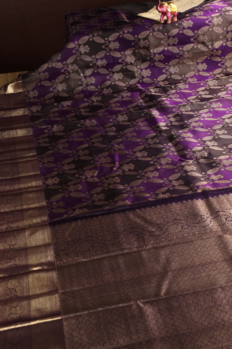 Viola Purple Kanchipuram Silk Sarees with Gold Zari Floral Patterns view 2