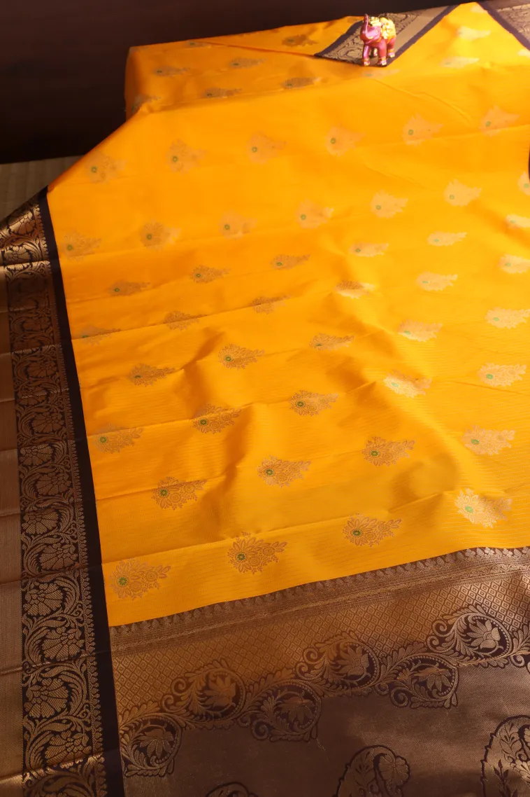 Lemon Yellow Visiri Madippu Silk Sarees with Gold Zari Straipes And Puttas view 2