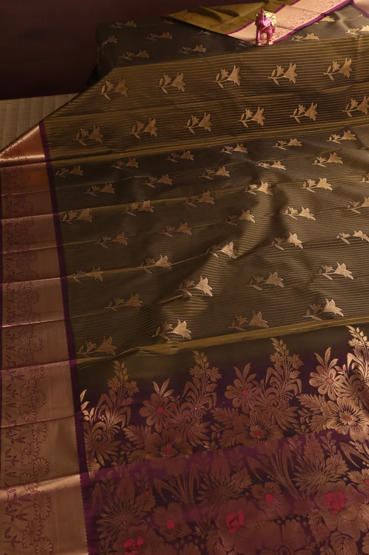 Metallic Gold Visiri Madippu Silk Sarees with Gold Zari Straipes And Puttas view 2