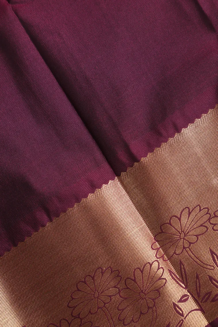Metallic Gold Visiri Madippu Silk Sarees with Gold Zari Straipes And Puttas view 3