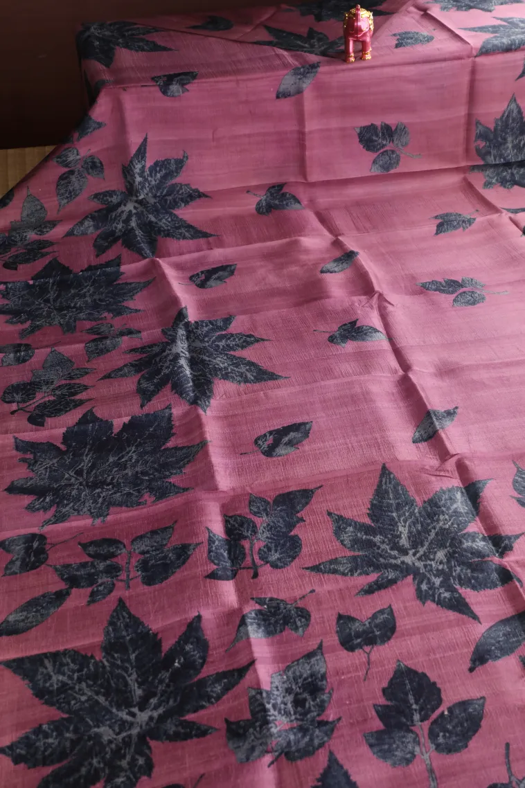 Magenta Purple Soft Silk Sarees Without Zari With Leaf Pattern view 2