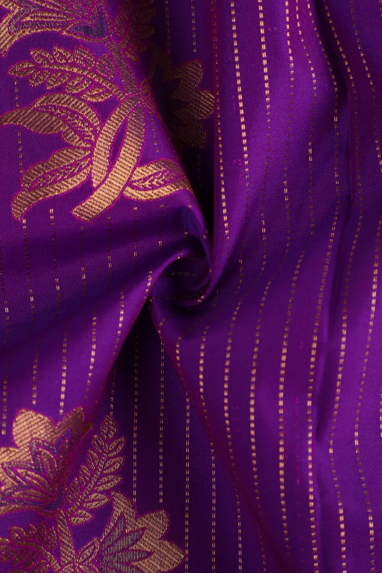 Viola Purple Visiri Madippu Silk Sarees with Gold Zari Straipes And Puttas view 4