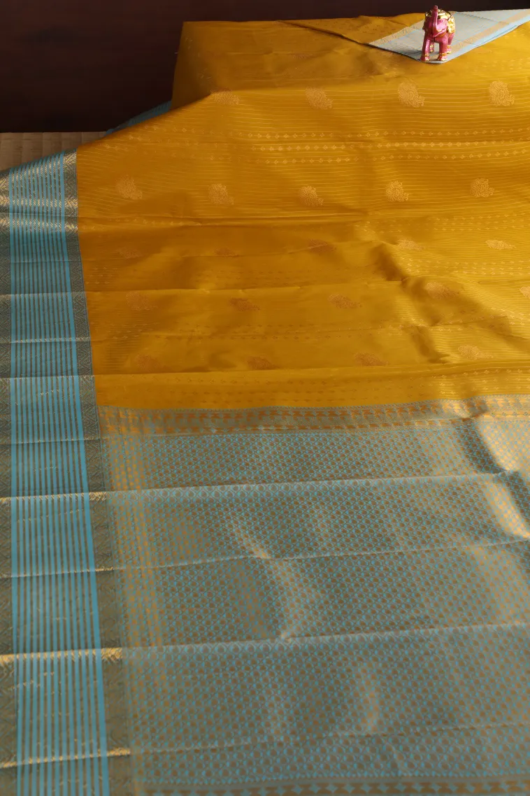 Rich Gold Visiri Madippu Silk Sarees with Gold Zari Straipes And Puttas view 2