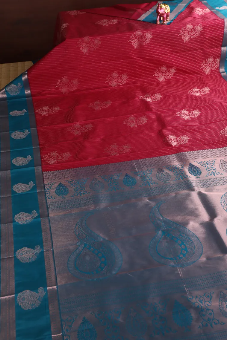 Punch Pink Visiri Madippu Silk Sarees with Copper Zari Straipes And Puttas view 2