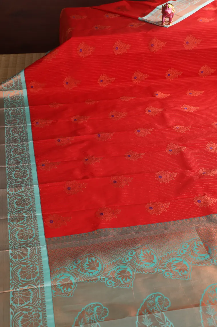 Rose Red Visiri Madippu Silk Sarees with Copper Zari Straipes And Puttas view 2