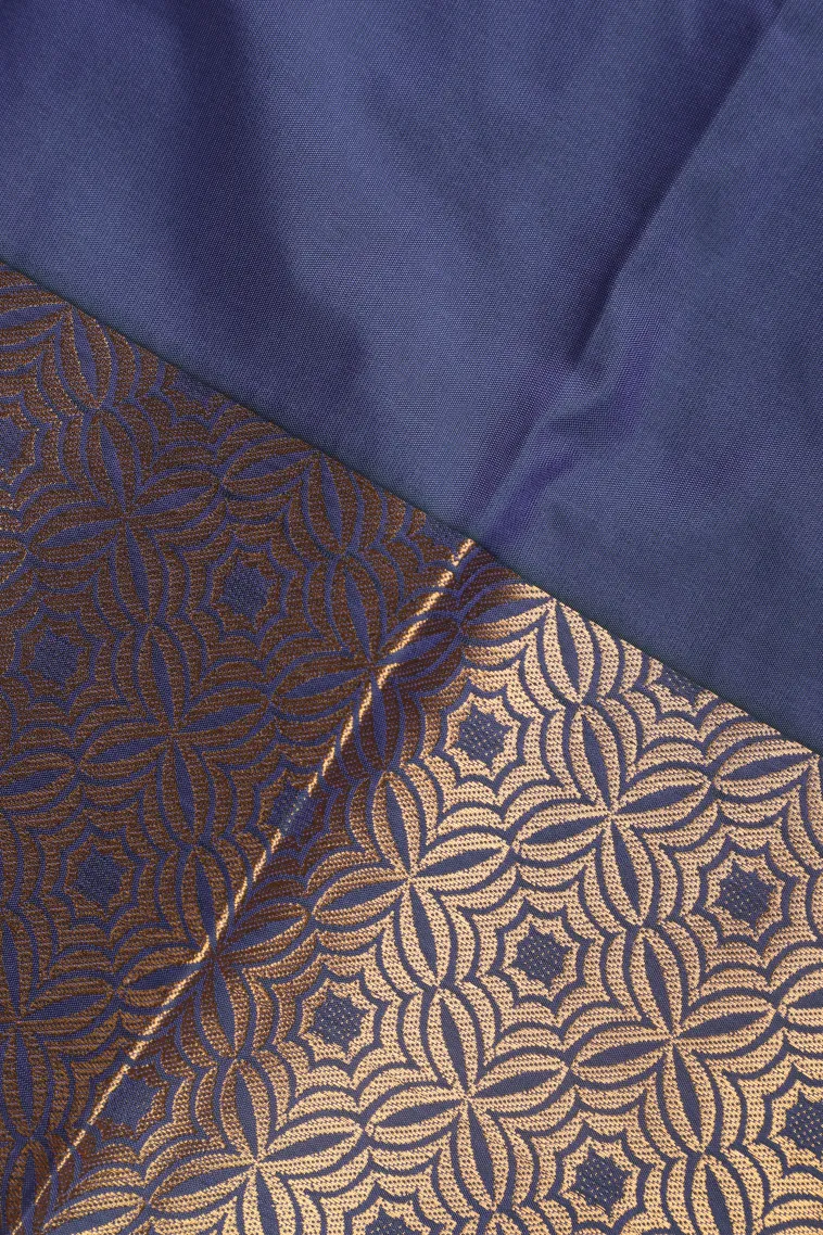 Heather Purple Visiri Madippu Silk Sarees with Gold Zari Straipes And Puttas view 3