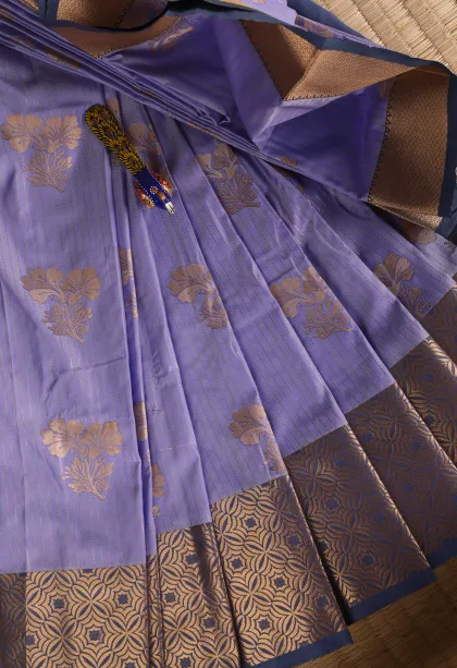 Heather Purple Visiri Madippu Silk Sarees with Gold Zari Straipes And Puttas