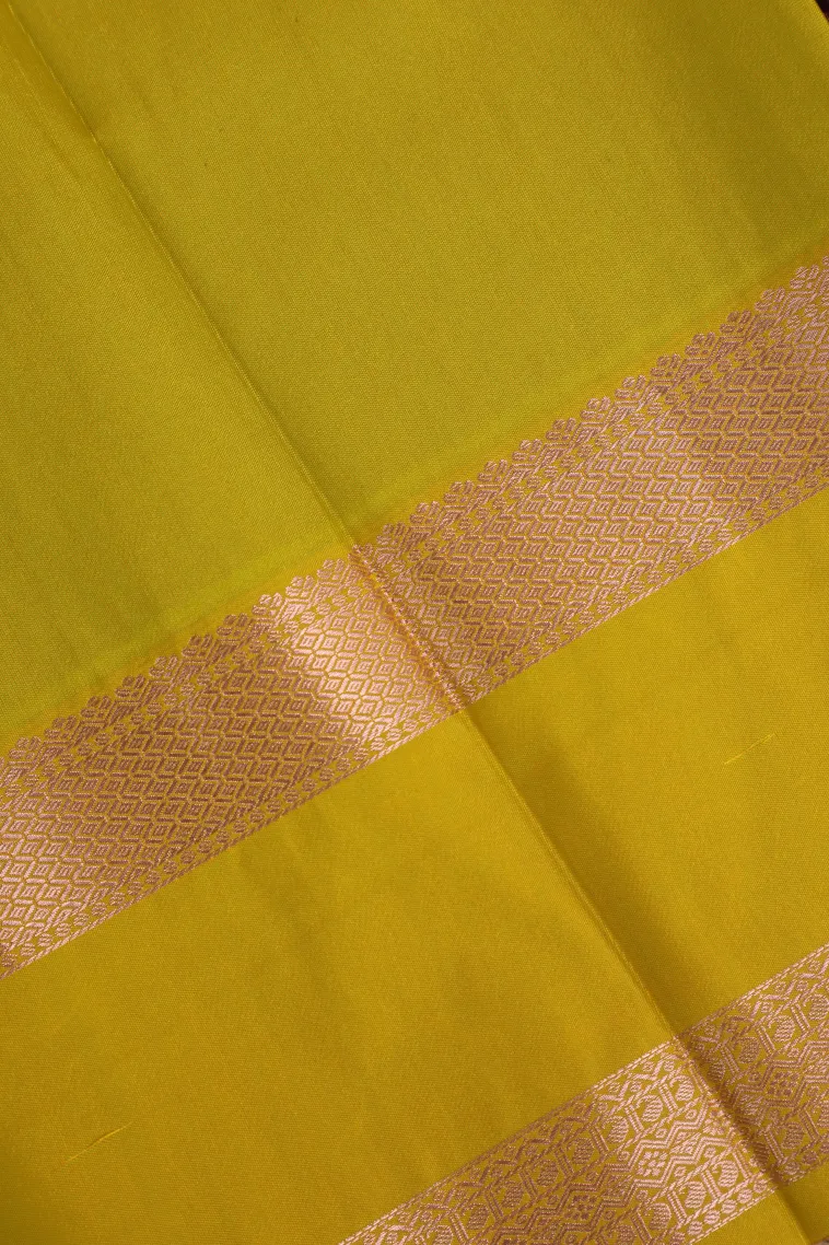 Bosenberry Purple Visiri Madippu Silk Sarees with Copper Zari Straipes And Puttas view 3